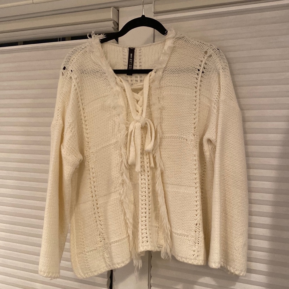 Off white small design lab Lord and Taylor, excellent condition